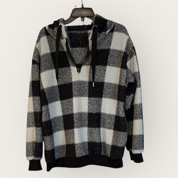 SHEIN Tops - SHEIN Monochrome Checkered Hoodie